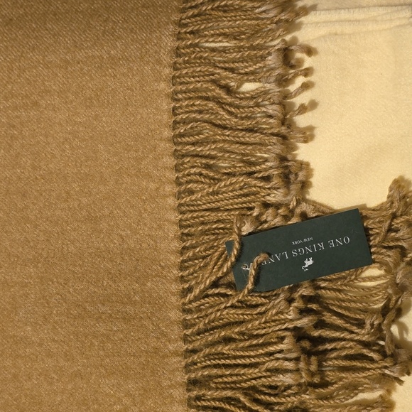JOHANNA HOWARD Dip-Dye Throw, Camel, 100% Baby Alpaca, Retail Price $450.00US - Picture 11 of 11